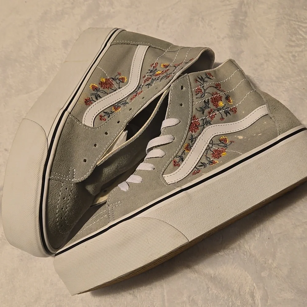 Vans Sk8-Hi Tapered Stackform Platform Shoes with Floral Embroidery in Chattanoo
